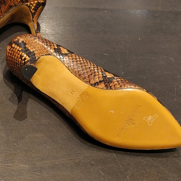 Businness - Picture 2 of 5